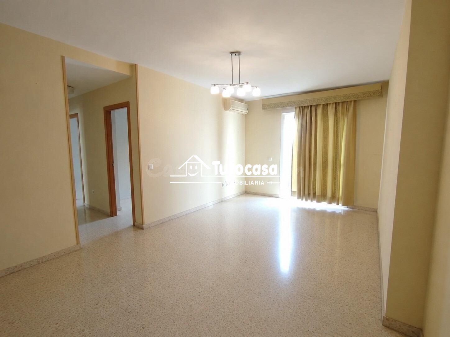 VIVIENDA CON PISCINA, GARAJE Y TRASTERO EN URBANIZACIÓN PRIV - foto 3