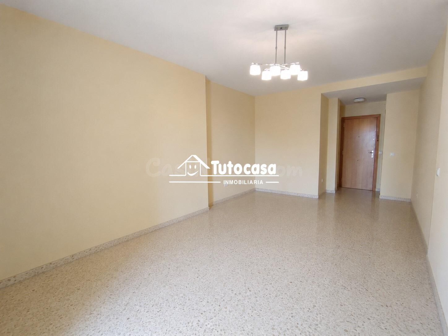 VIVIENDA CON PISCINA, GARAJE Y TRASTERO EN URBANIZACIÓN PRIV - foto 4