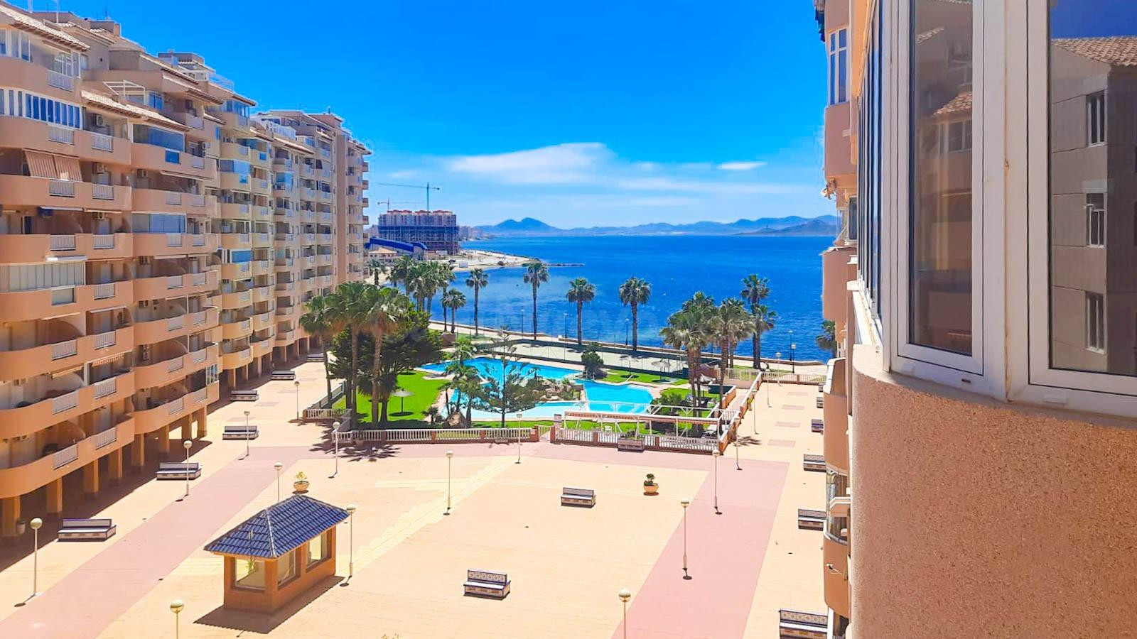 Apartamento totalmente reformado junto al mar, en la mejor z - foto 5