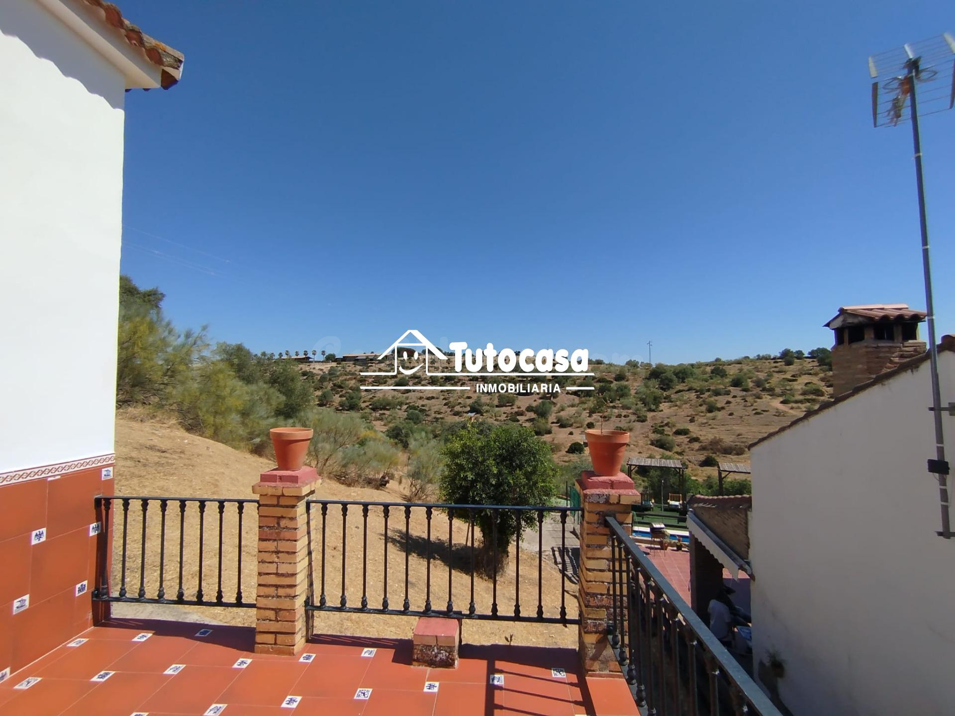 Chalet independiente de 3 hab. con parcela y vistas a la nat