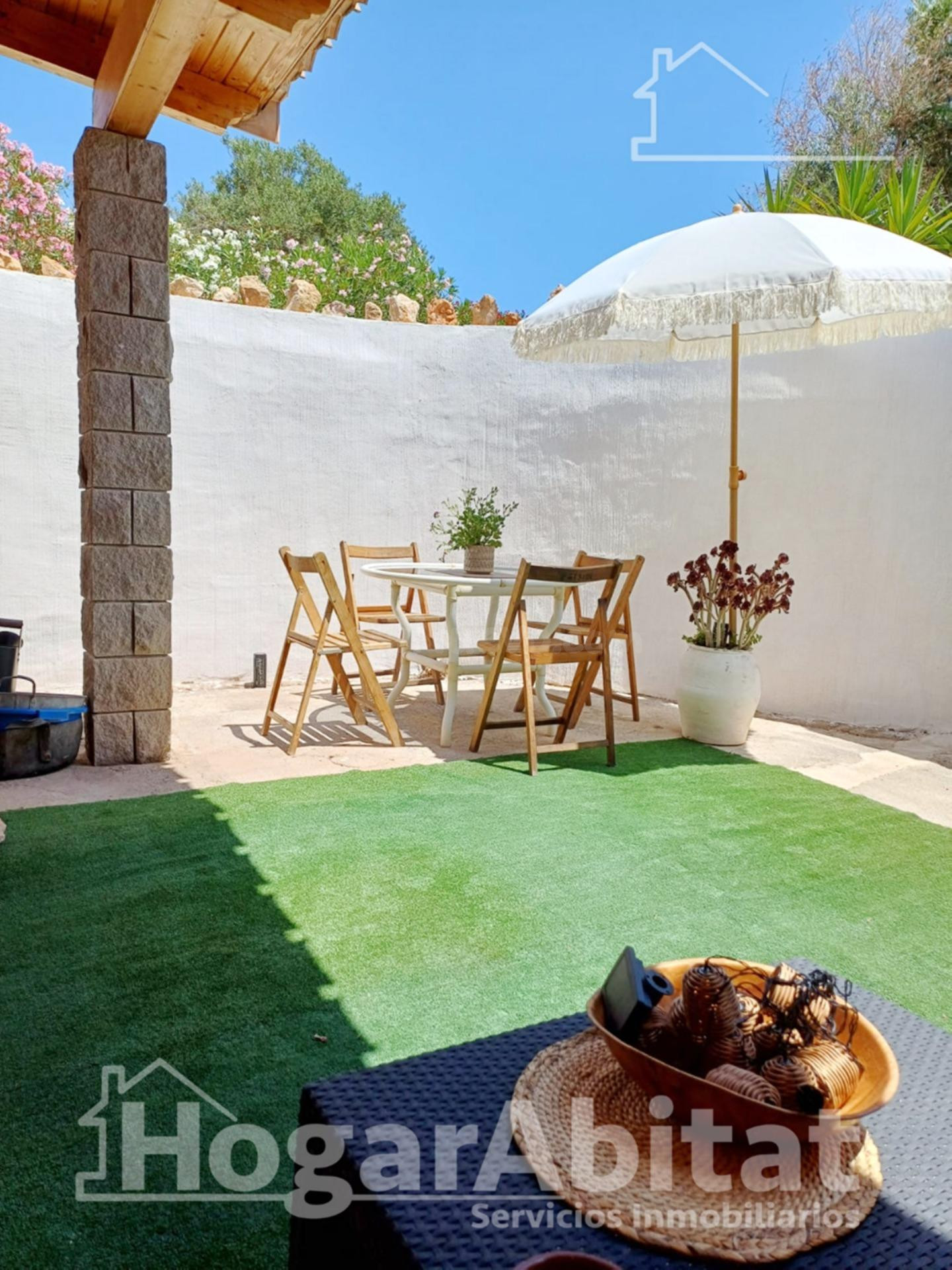 CHALET SEMINUEVO CON TERRAZA Y GARAJE - foto 4
