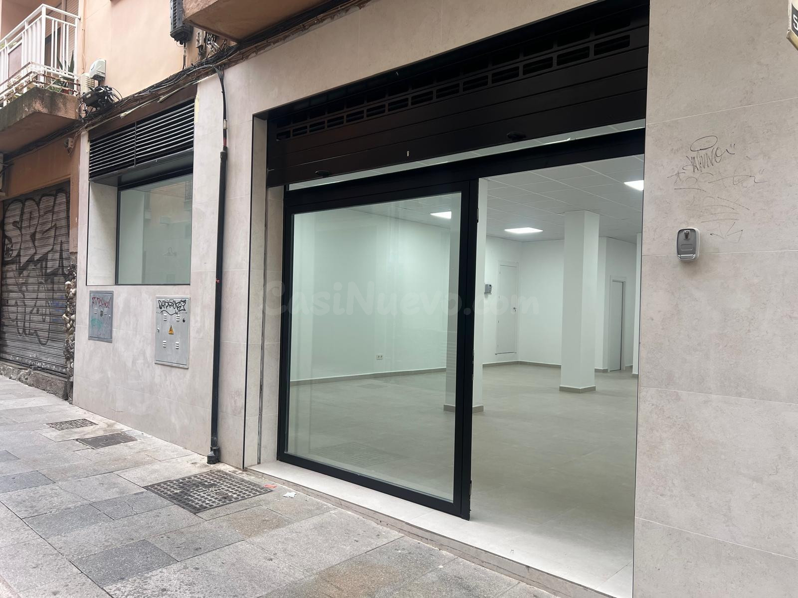LOCAL COMERCIAL DE 311 m2 EN ALQUILER EN CALLE CRUZ – CENTRO