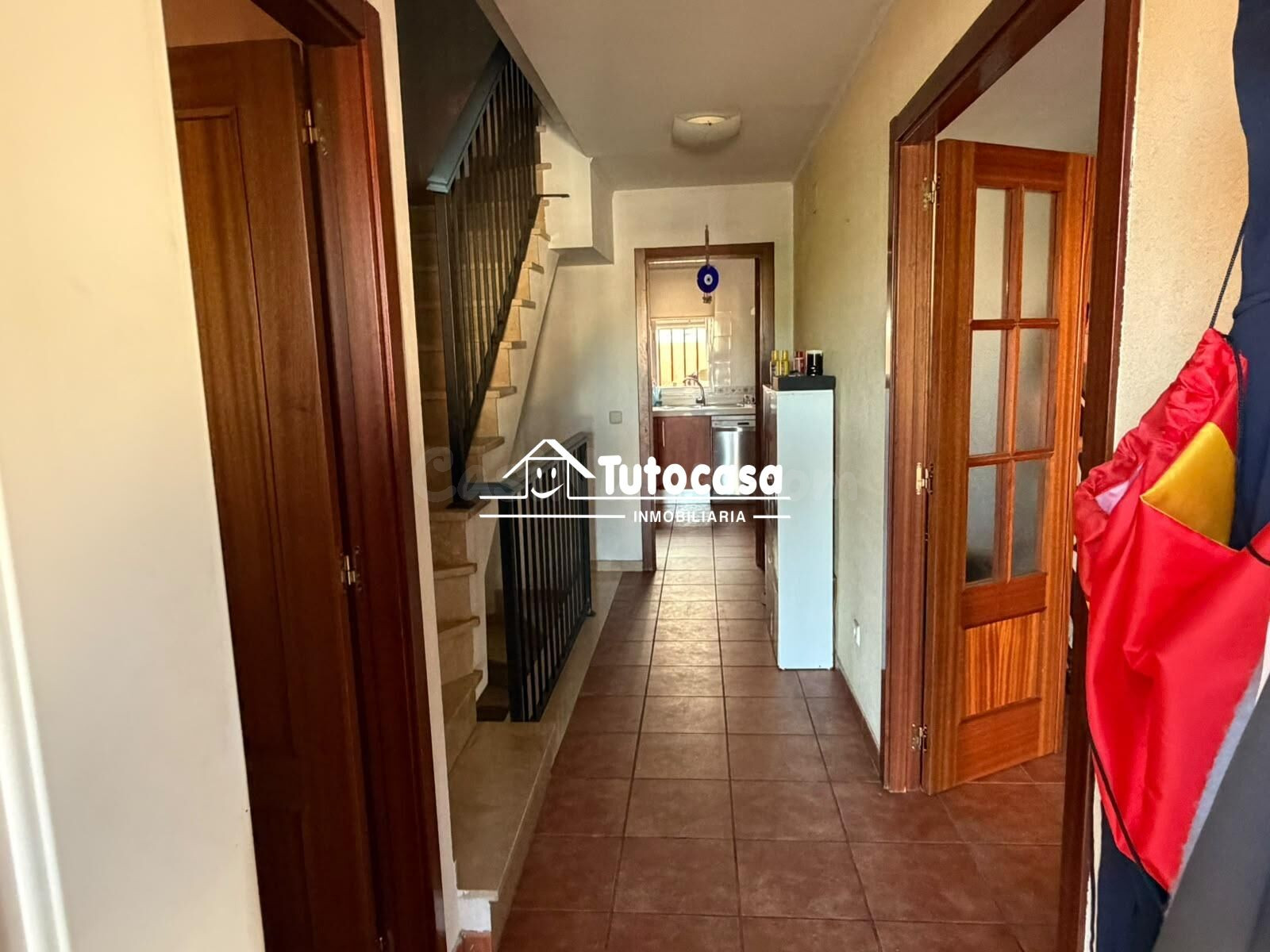 Chalet adosado de 3 dormitorios con dos patios, garaje doble - foto 3