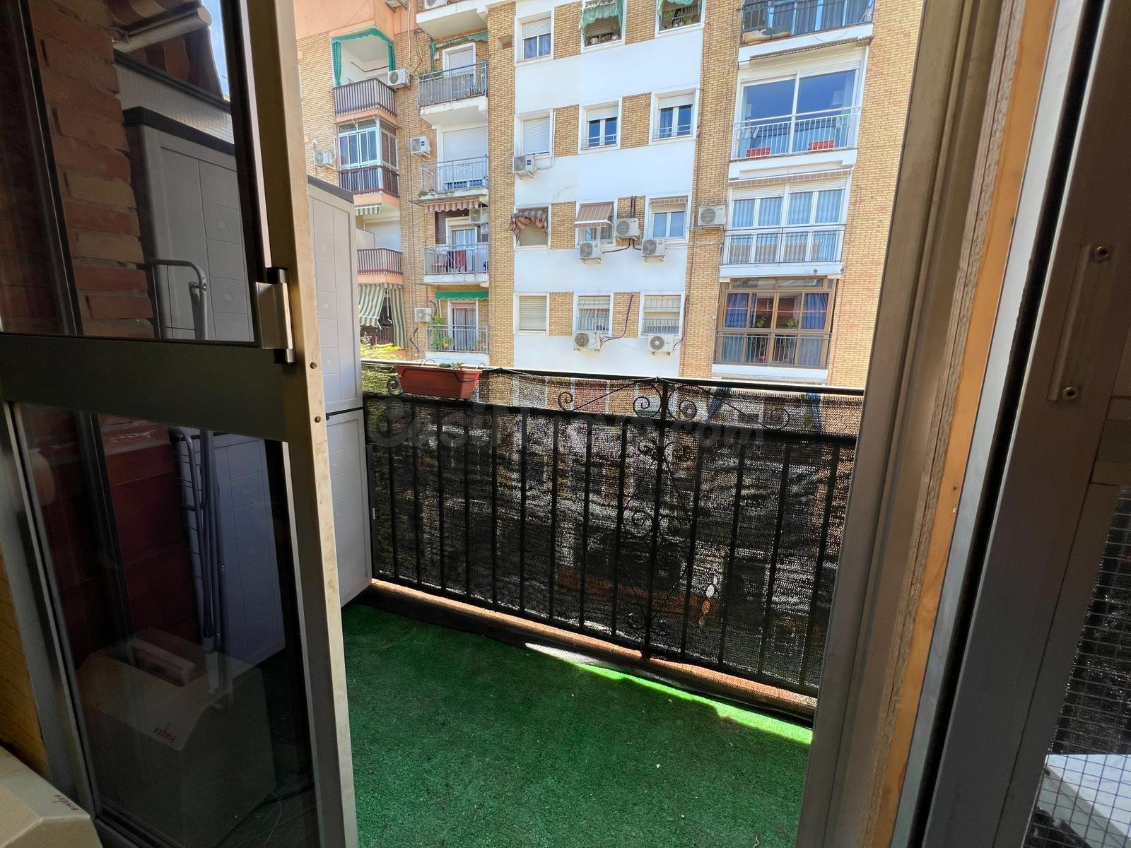 Reformada con ascensor y terraza en La Viñuela! - foto 3