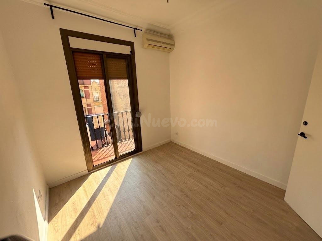 ¡Tranquilidad y luz a pasos del mar! Piso reformado con asce - foto 5