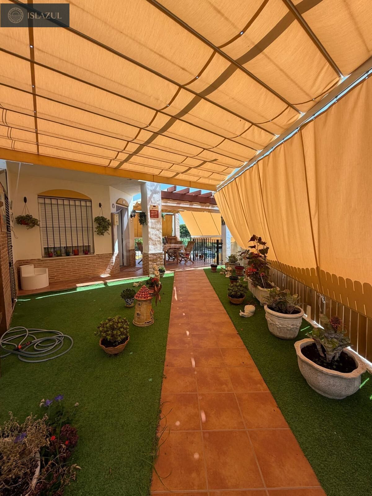 AMPLIO PAREADO CON APARTAMENTO INDEPENDIENTE Y ESPACIOS QUE  - foto 4