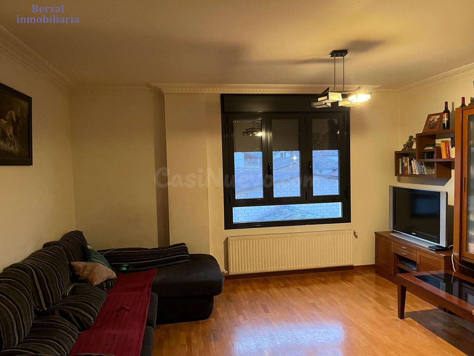 Magnífico piso de tres dormitorios, amplio salón, dos baños, - foto 2