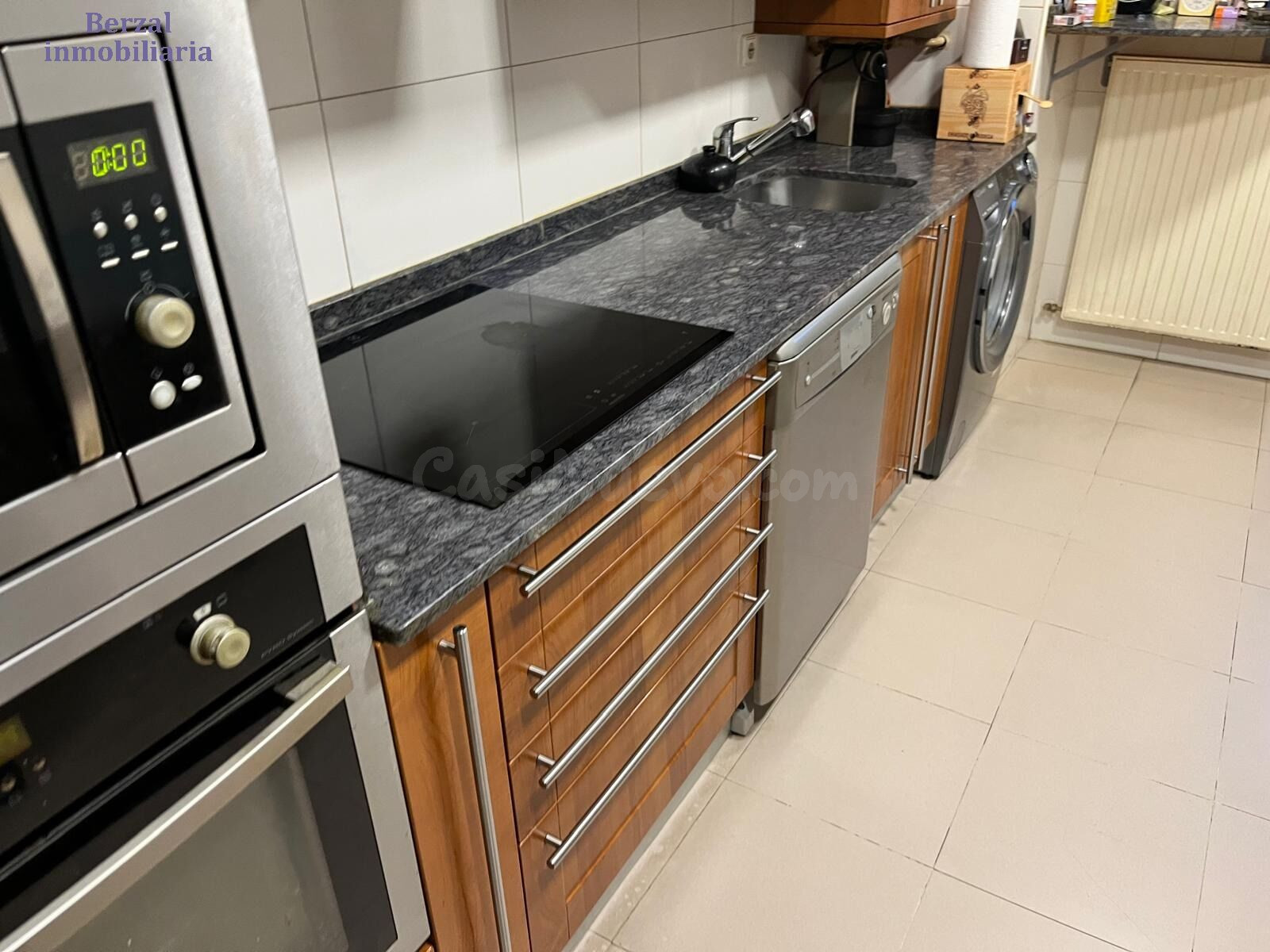 Magnífico piso de tres dormitorios, amplio salón, dos baños, - foto 3