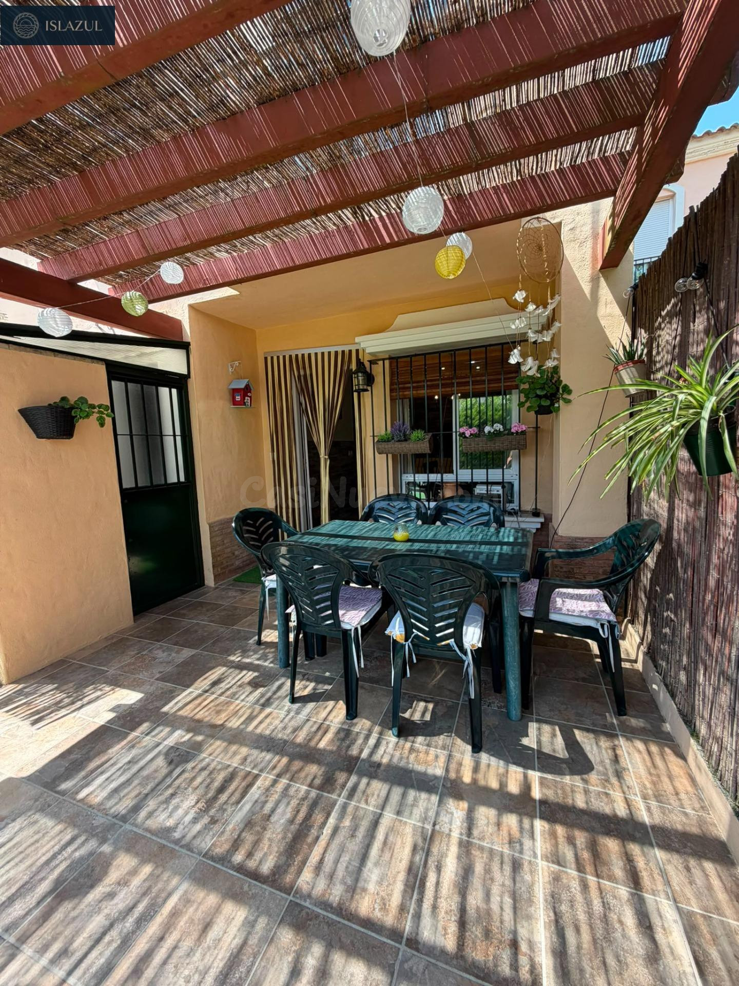 DISFRUTA DE UN JARDIN PARA TODA LA FAMILIA