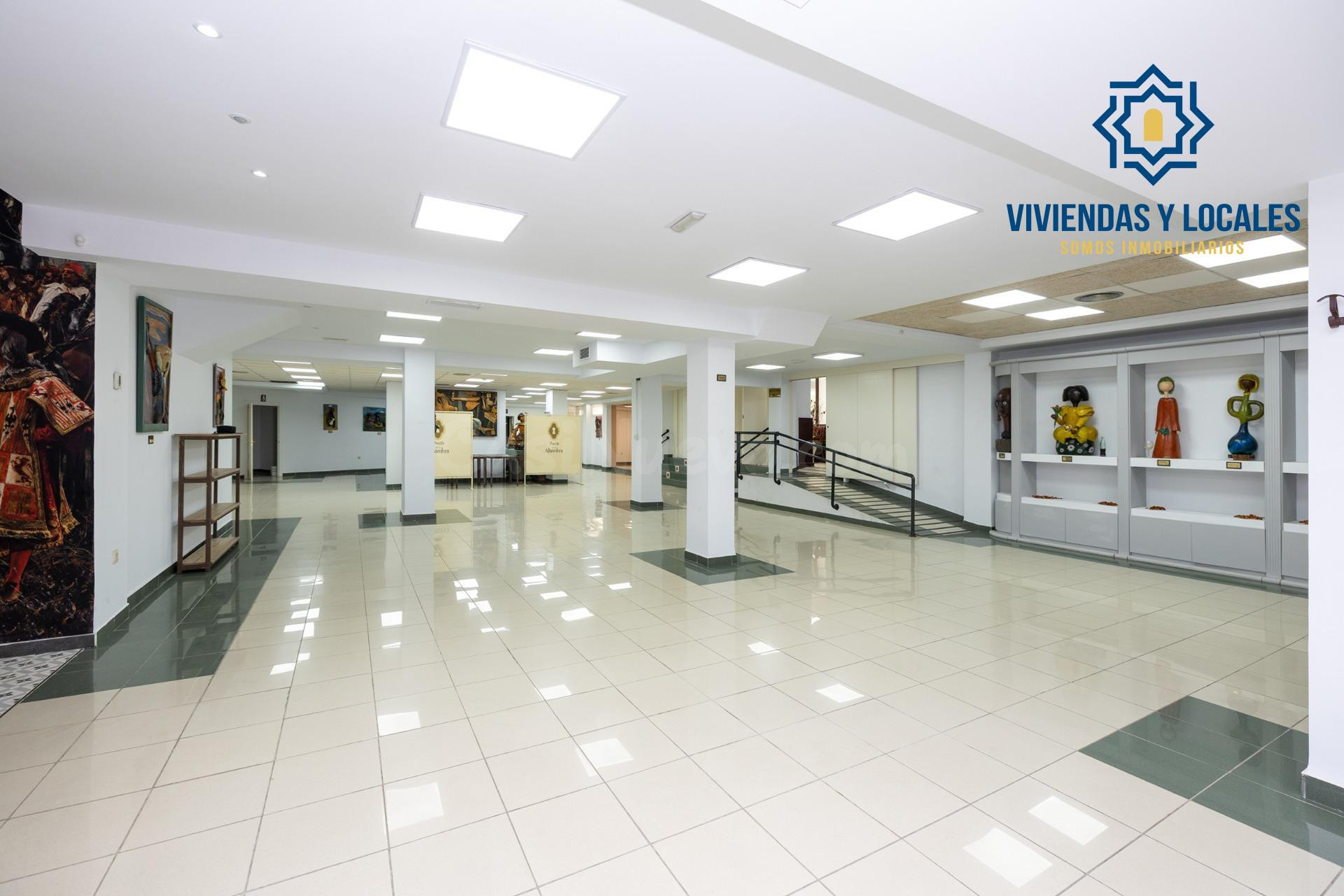 Espectacular local comercial en Nuevo Acceso a la Alhambra,  - foto 3