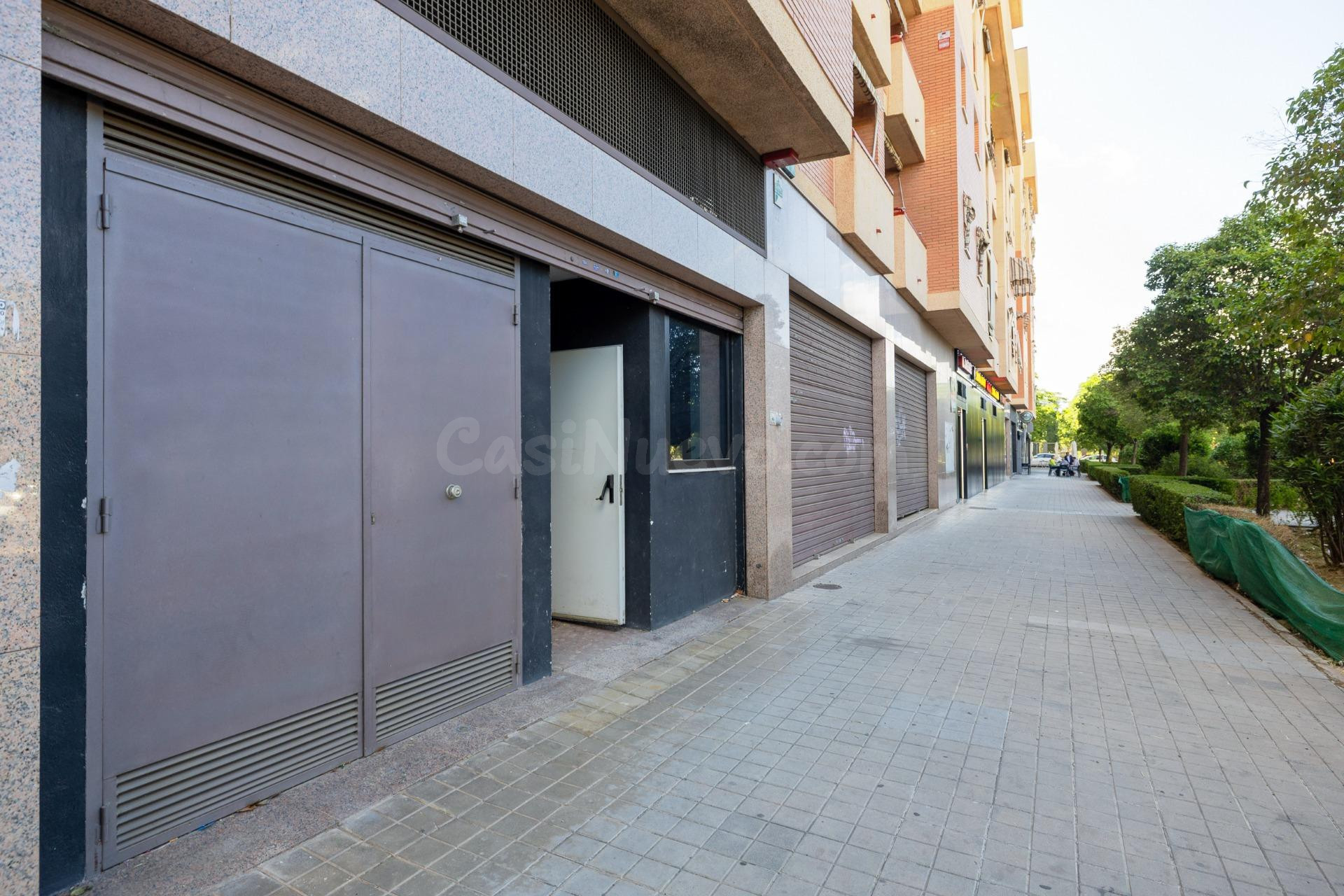 LOCAL COMERCIAL JUNTO AL EDIFICIO DE LA JUNTA DE ANDALUCIA - foto 5
