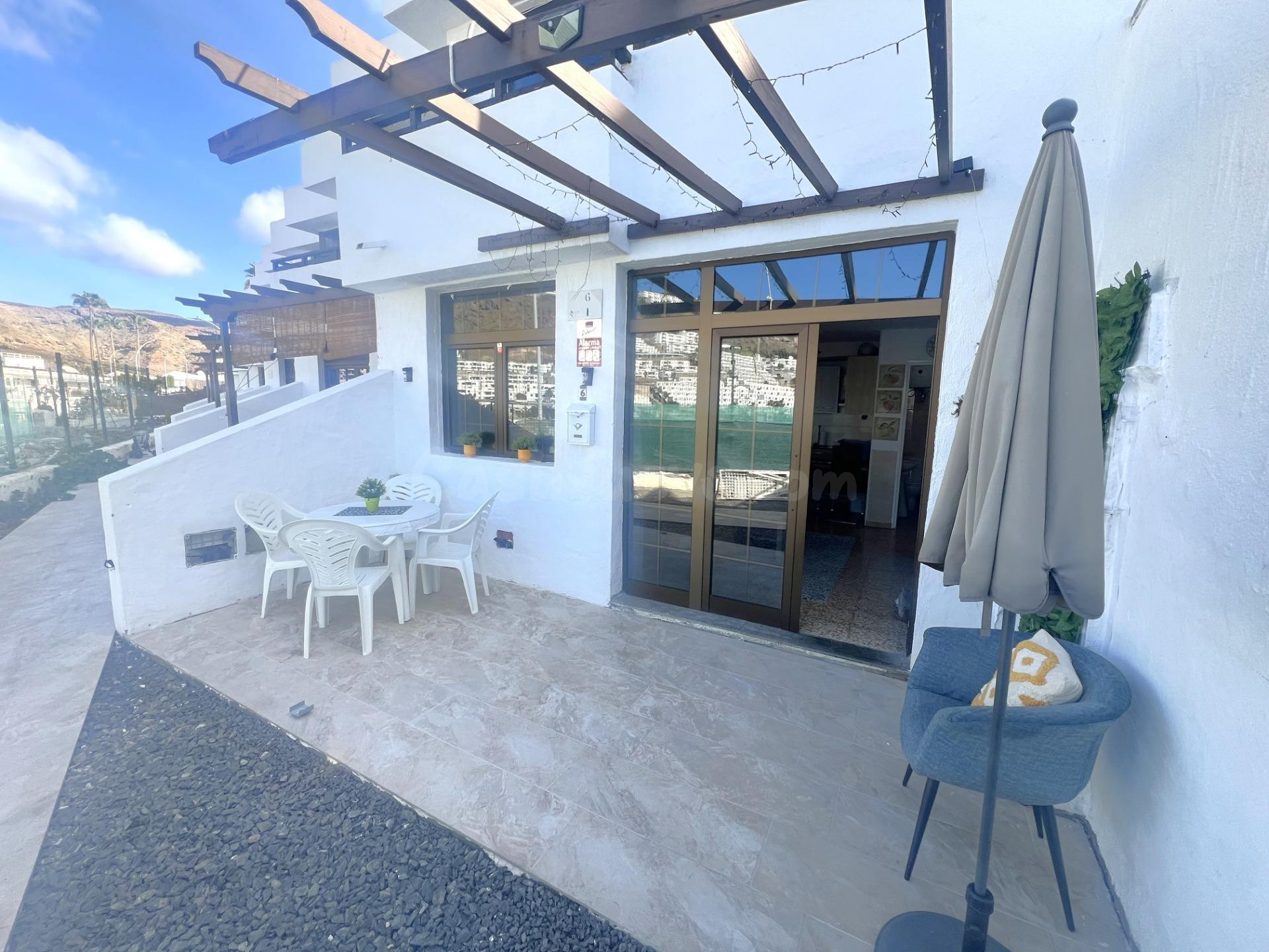 Espacioso bungalow de dos dormitorios en LAS FRESAS, en vent - foto 2