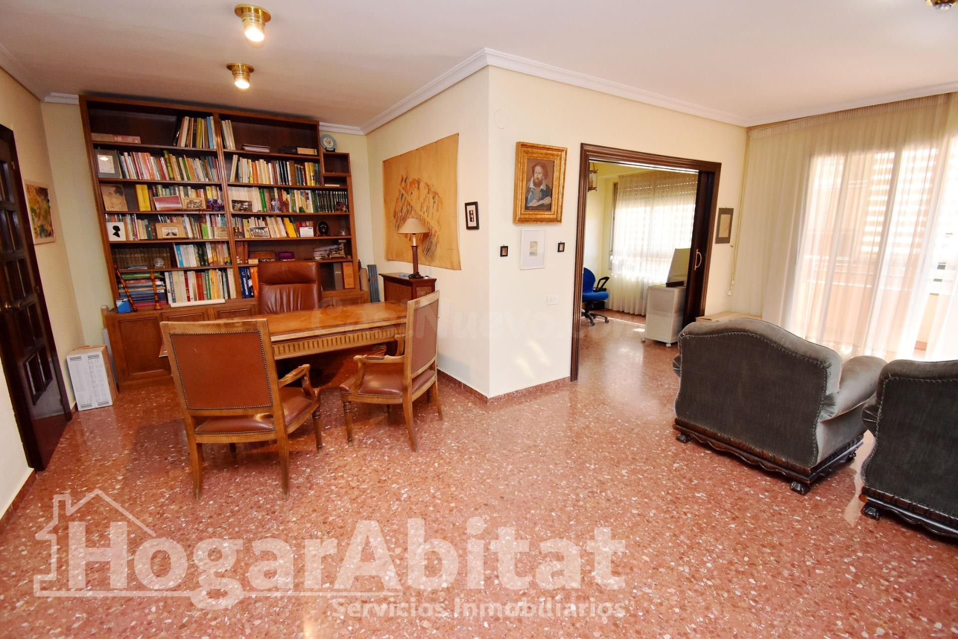 EXTERIOR EN RESIDENCIAL CON GARAJE, ASCENSOR, TERRAZA Y TRAS - foto 3