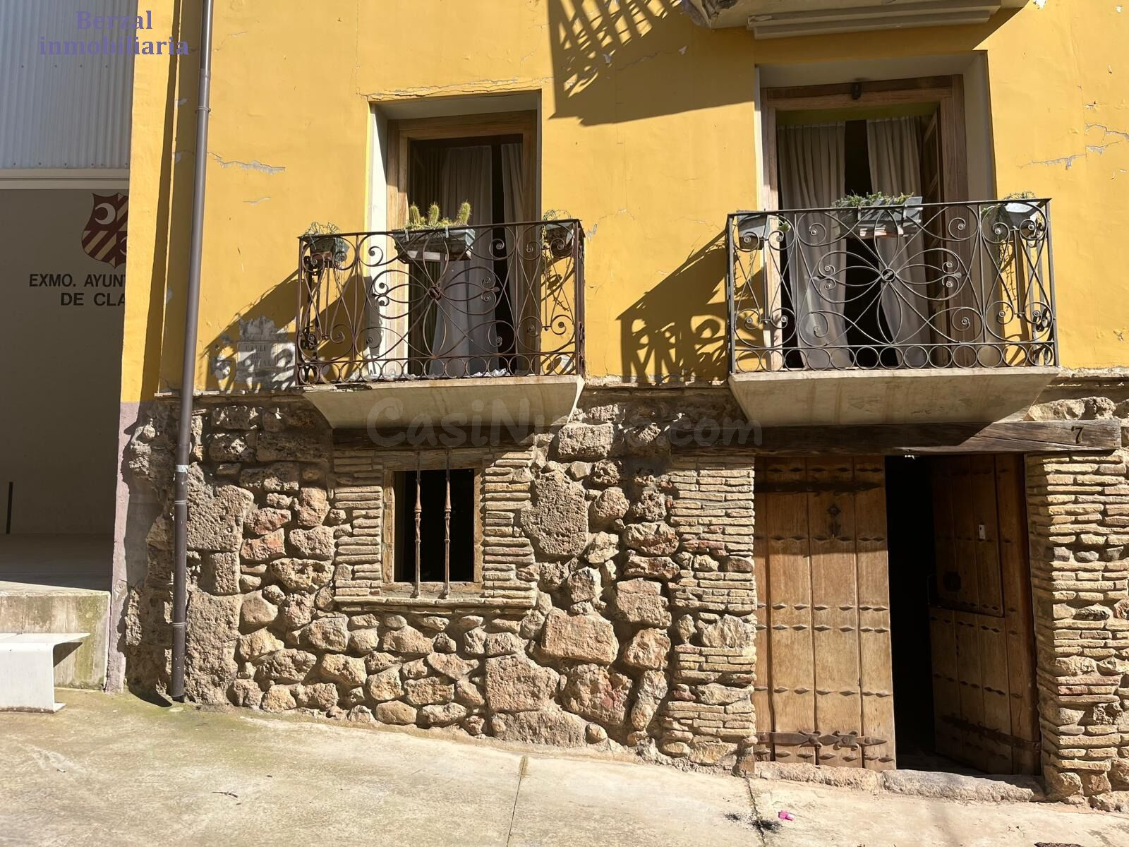 Magnifica casa singular en enclave paradisiaco. Para entrar a vivir, con jardín y vistas al castillo de CLAVIJO.