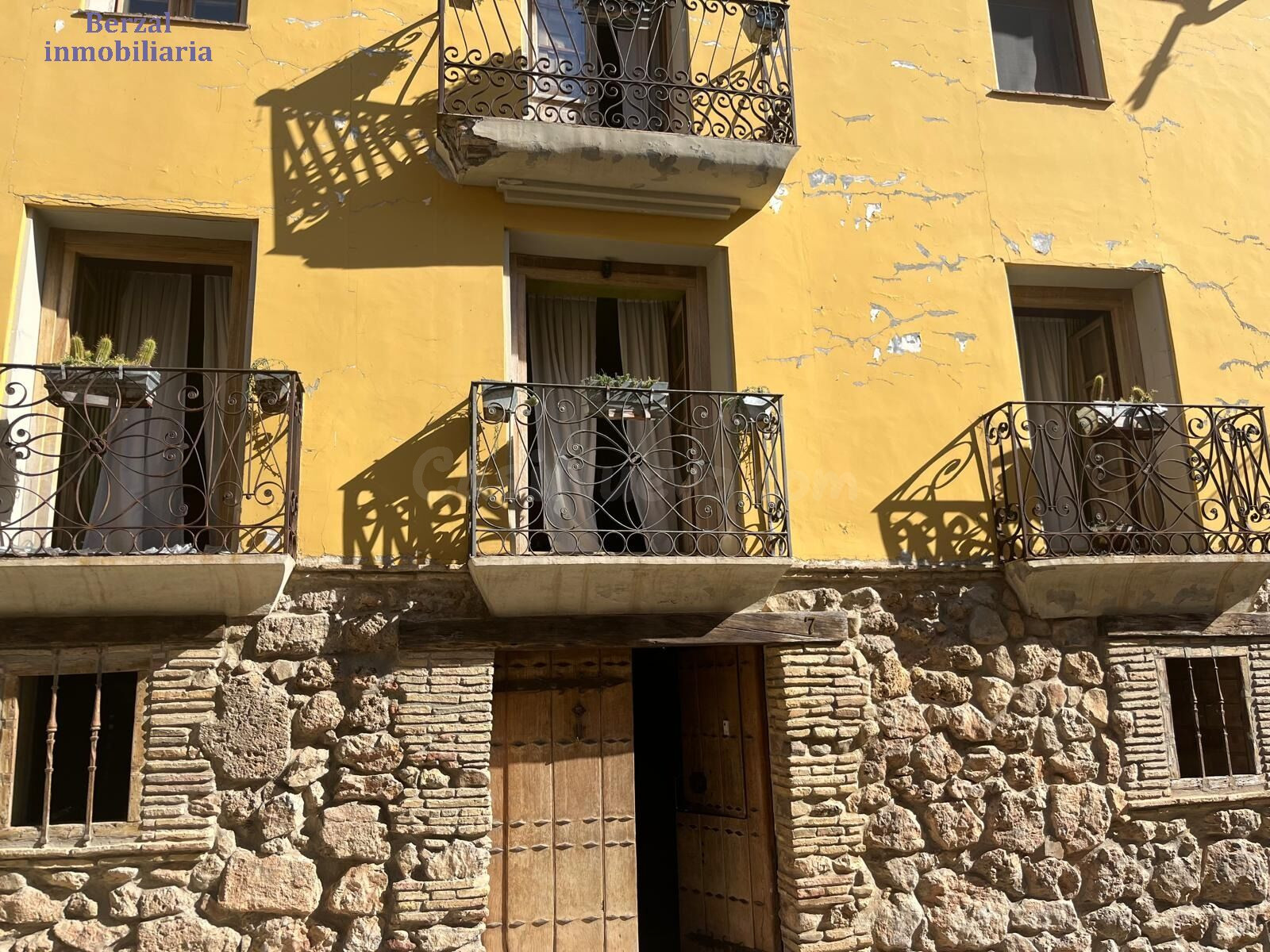 Magnifica casa singular en enclave paradisiaco. Para entrar a vivir, con jardín y vistas al castillo de CLAVIJO. - foto 4