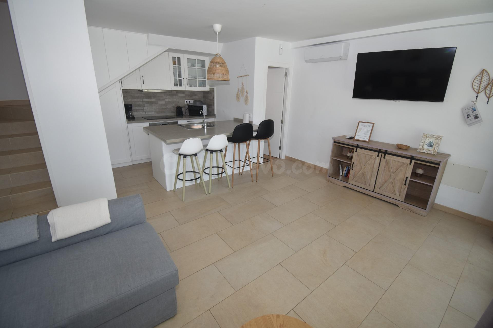 Bungalow de dos dormitorios totalmente renovado en LAS FRESA - foto 4