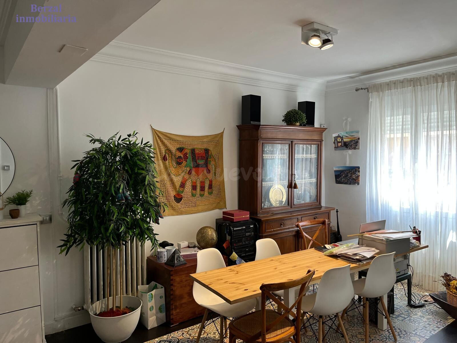 Piso de tres dormitorios, uno en suite, dos baños, cocina y  - foto 5
