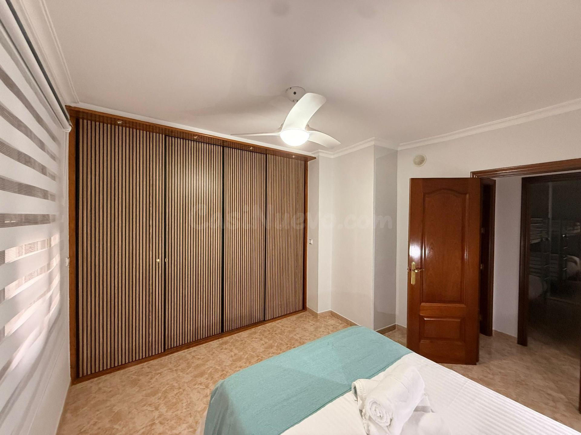 Vivienda con licencia turística y plaza de garaje incluida e - foto 3