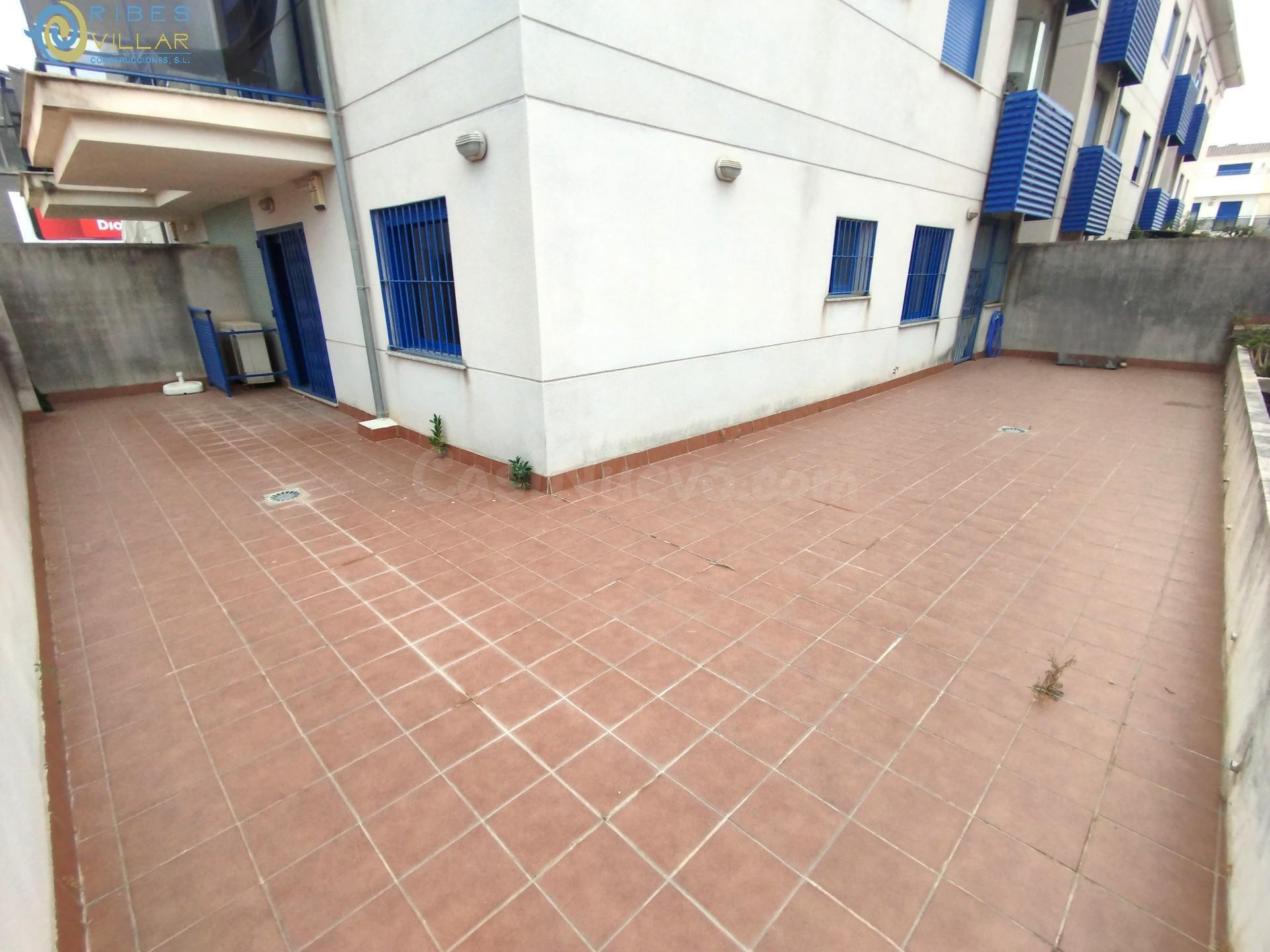 Planta baja con espectacular terraza y acceso directo a la p - foto 2