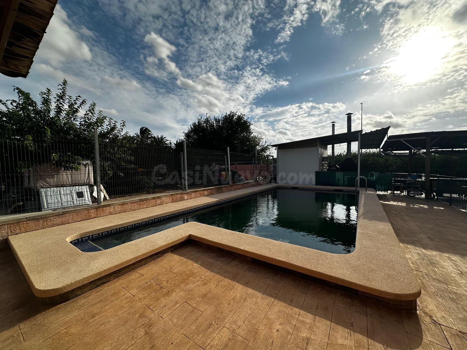 Casa familiar con piscina en Alquerías - foto 3
