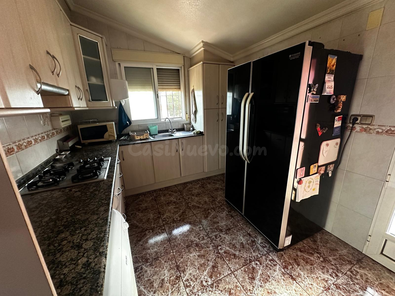 Casa familiar con piscina en Alquerías - foto 5