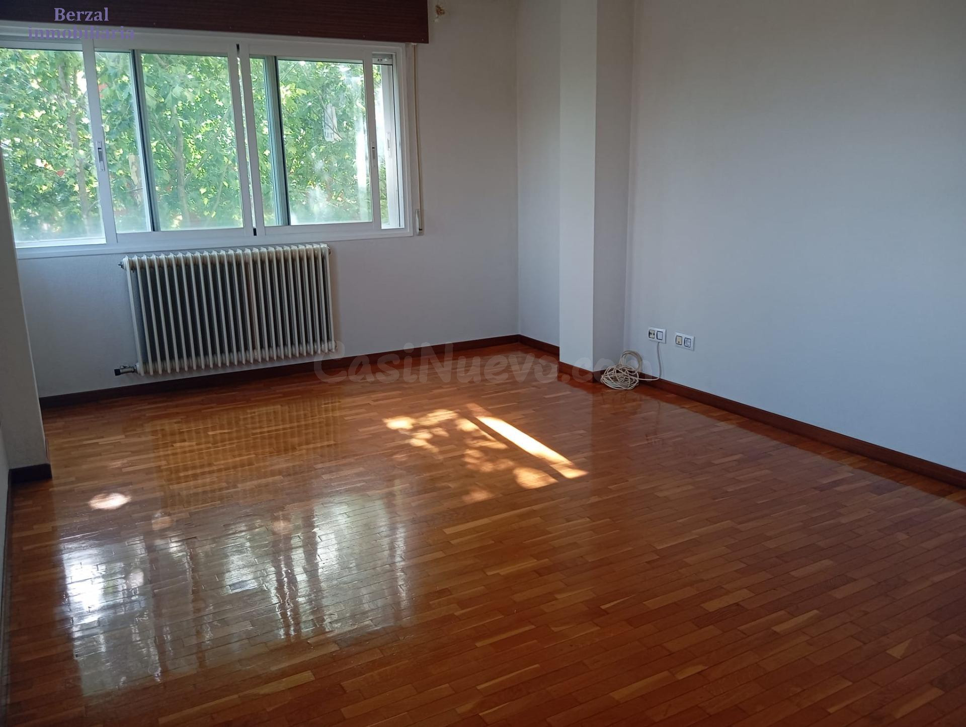Amplio y Luminoso Piso en Piqueras, Logroño - Oportunidad Ún