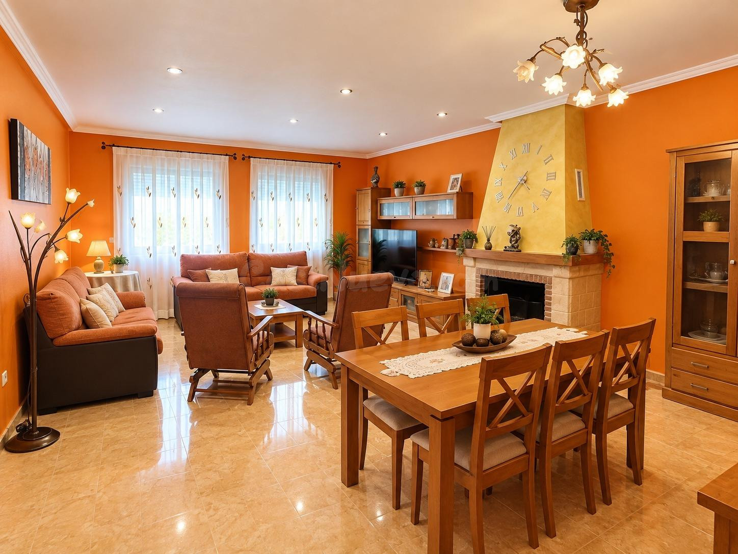 Chalet con piscina y más de 5.000 m2 de terreno junto a Zene - foto 4