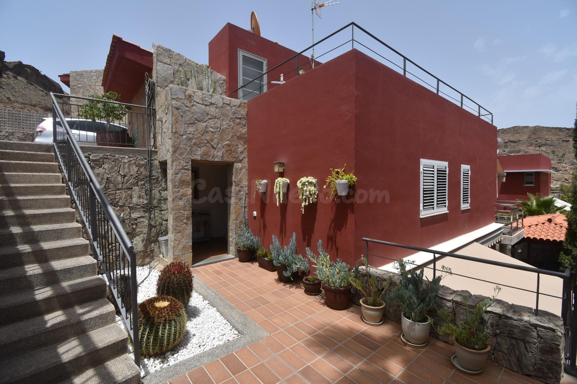 Villa con fantástica terraza muy privada en venta en Tauro. - foto 2