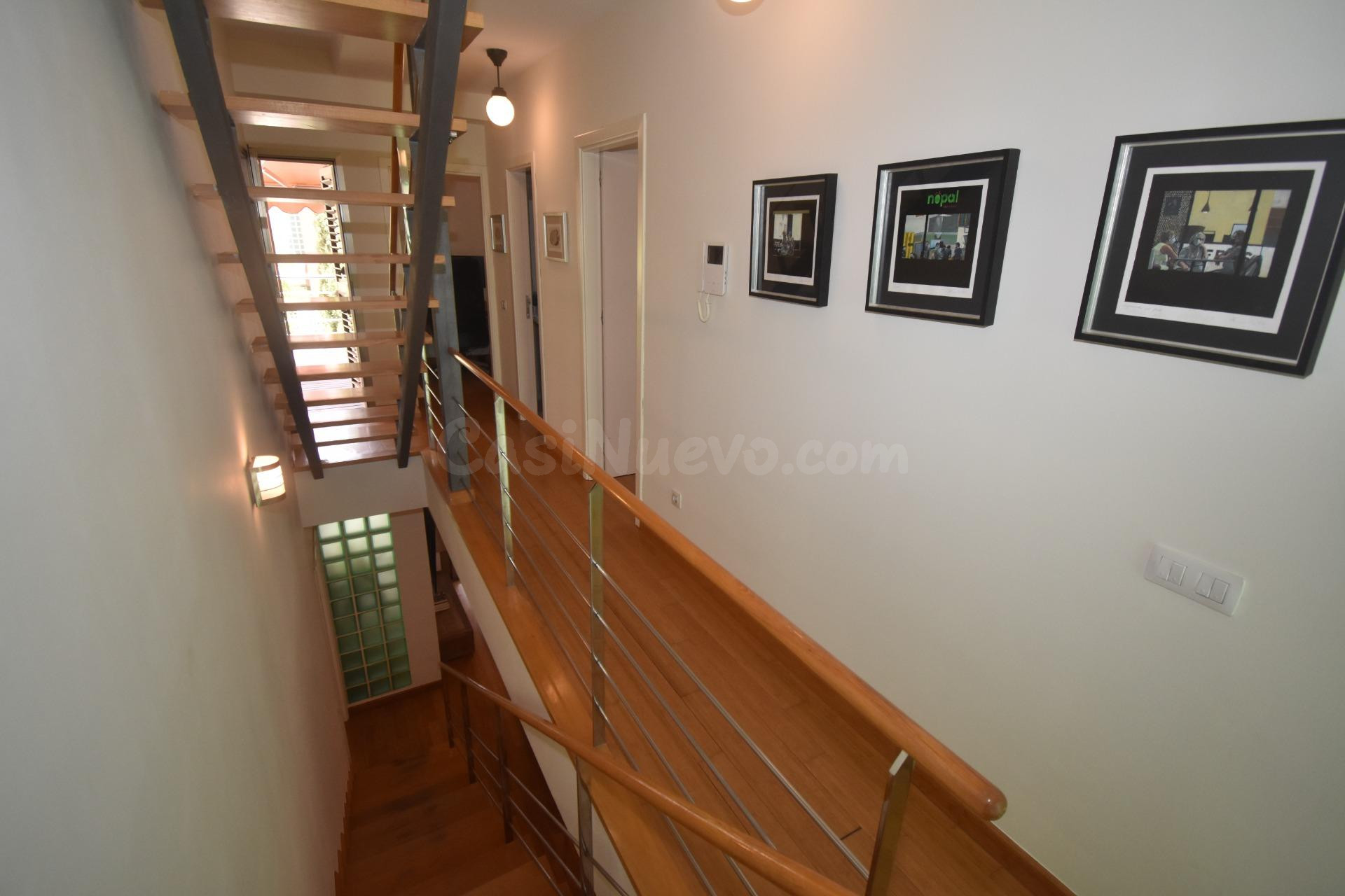 Villa con fantástica terraza muy privada en venta en Tauro. - foto 3