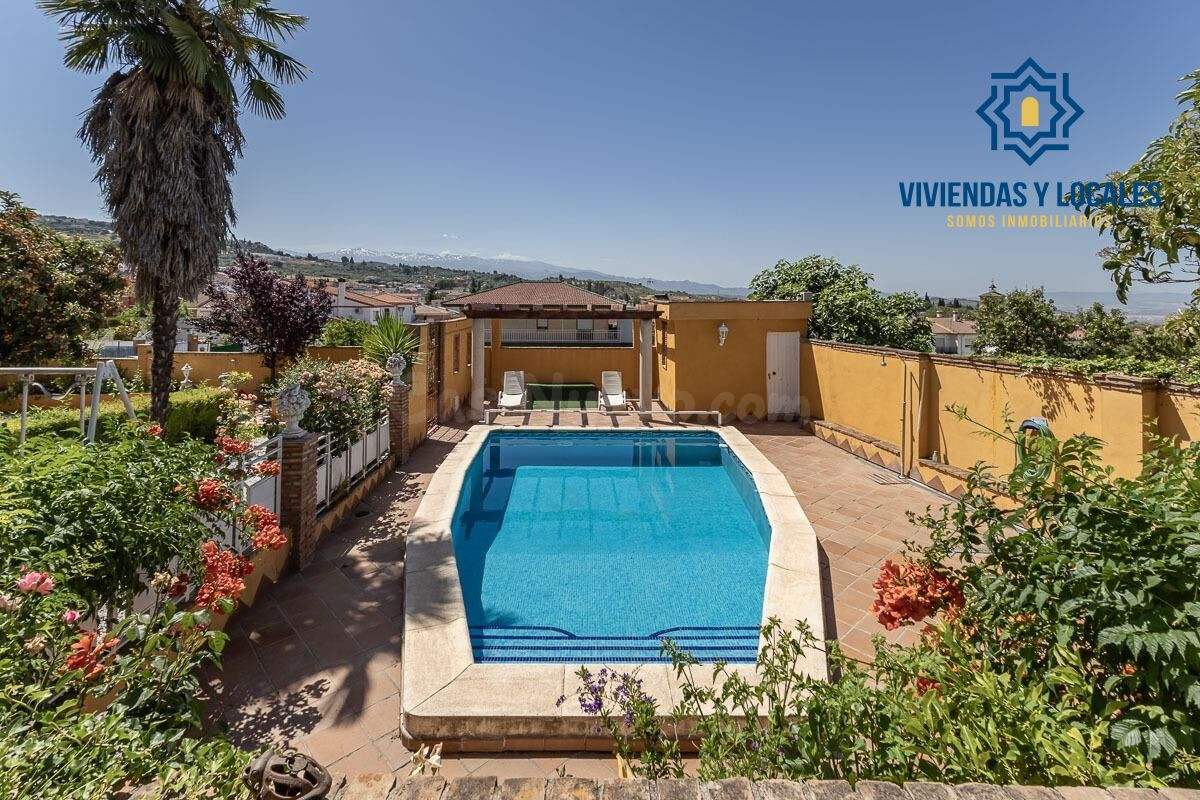 CASA INDEPENDIENTE EN ALFACAR CON PISCINA, JARDÍN, HUERTO Y 