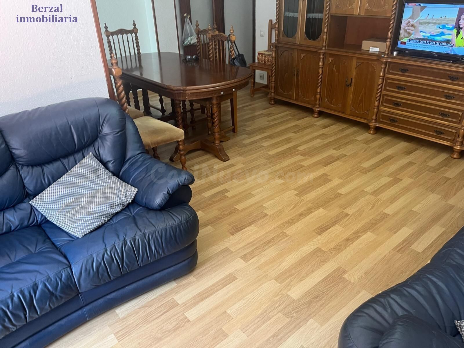 Piso de tres dormitorios, baño, garaje y trastero - foto 4
