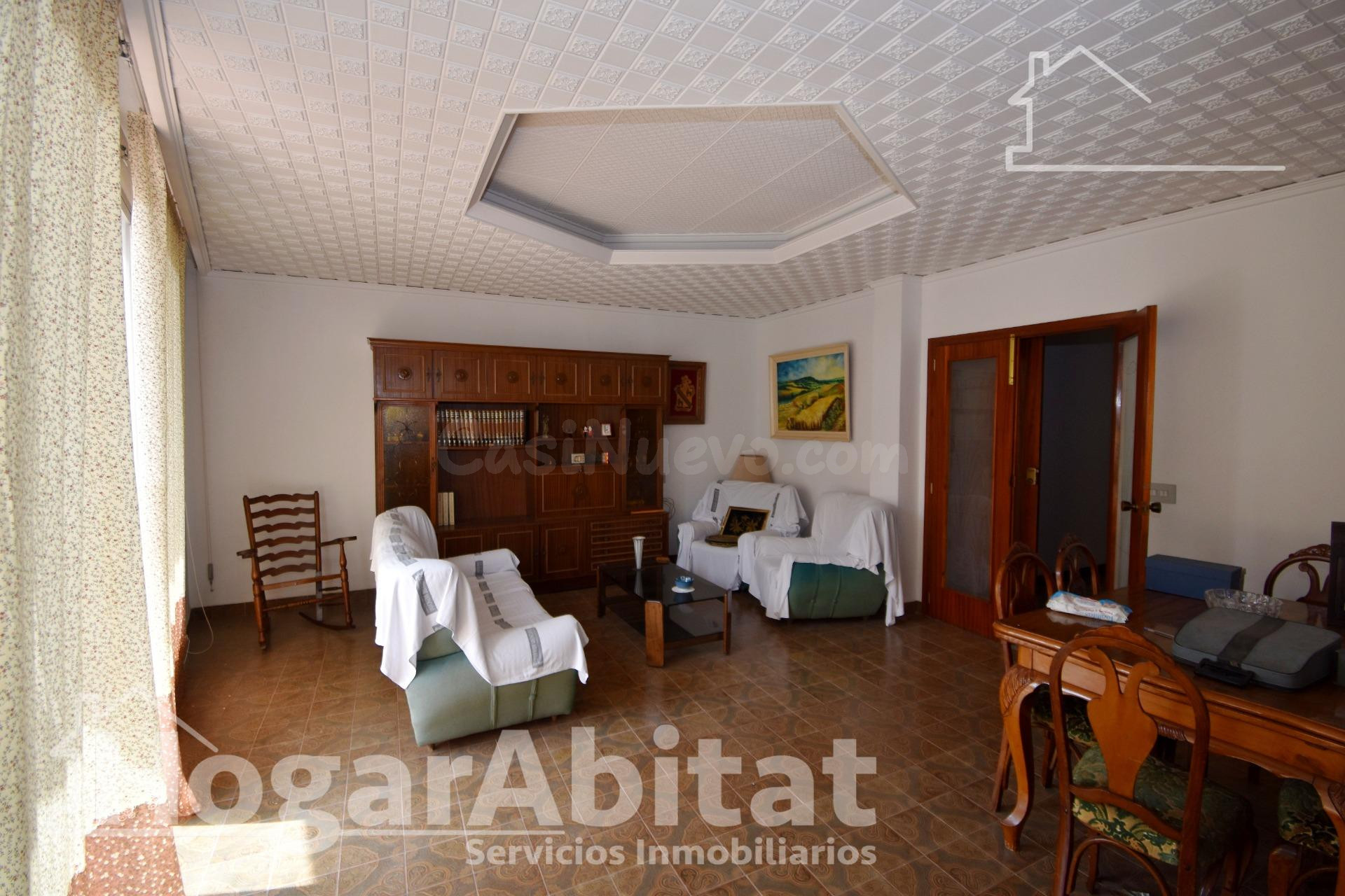 MAGNÍFICA CASA CON DOS VIVIENDAS INDEPENDIENTES Y TERRAZA, C - foto 2