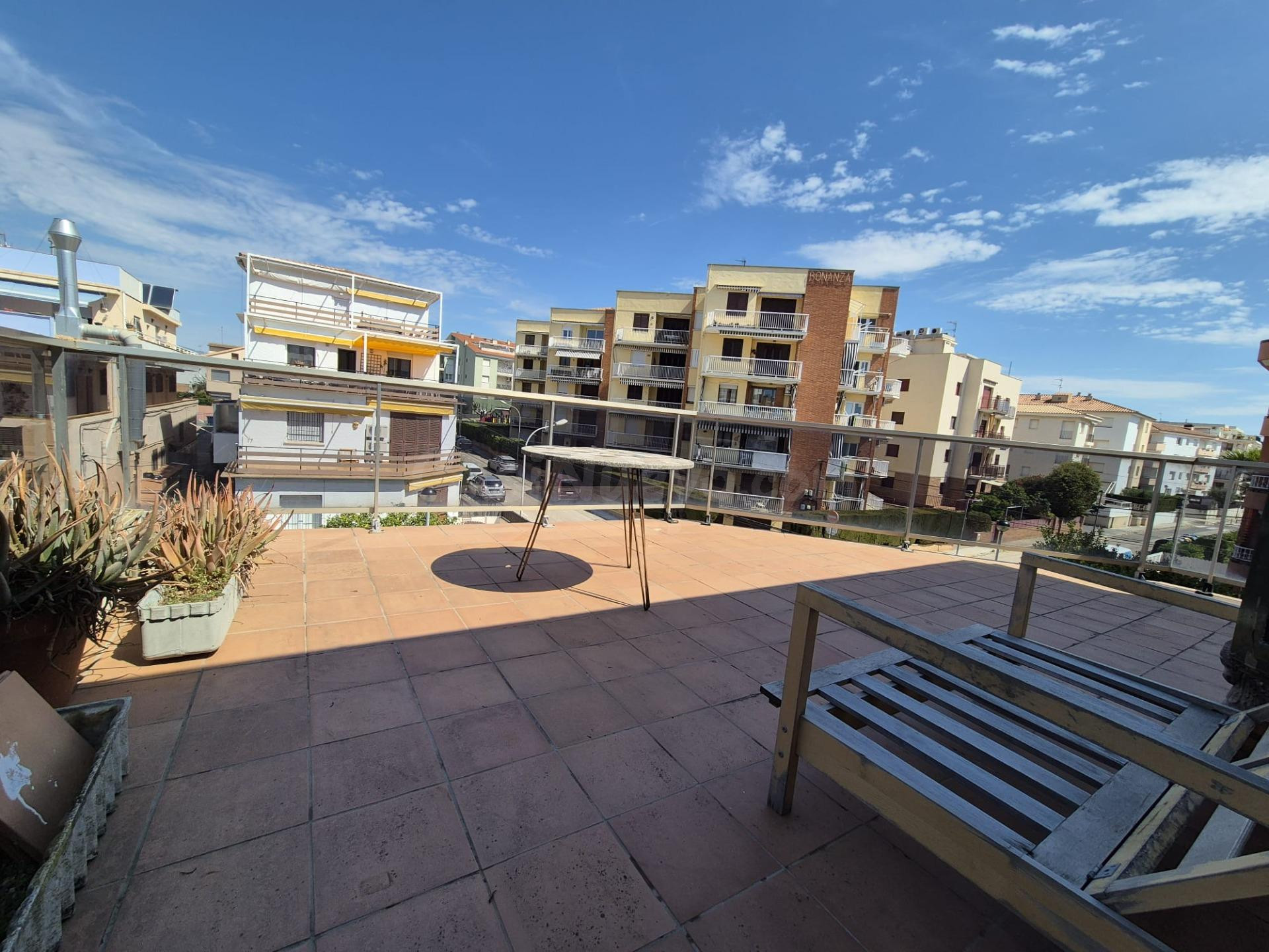 PISO DE 100M2 A REFORMAR CON TERRAZA DE 30M2 EN SANT SALVADO - foto 4