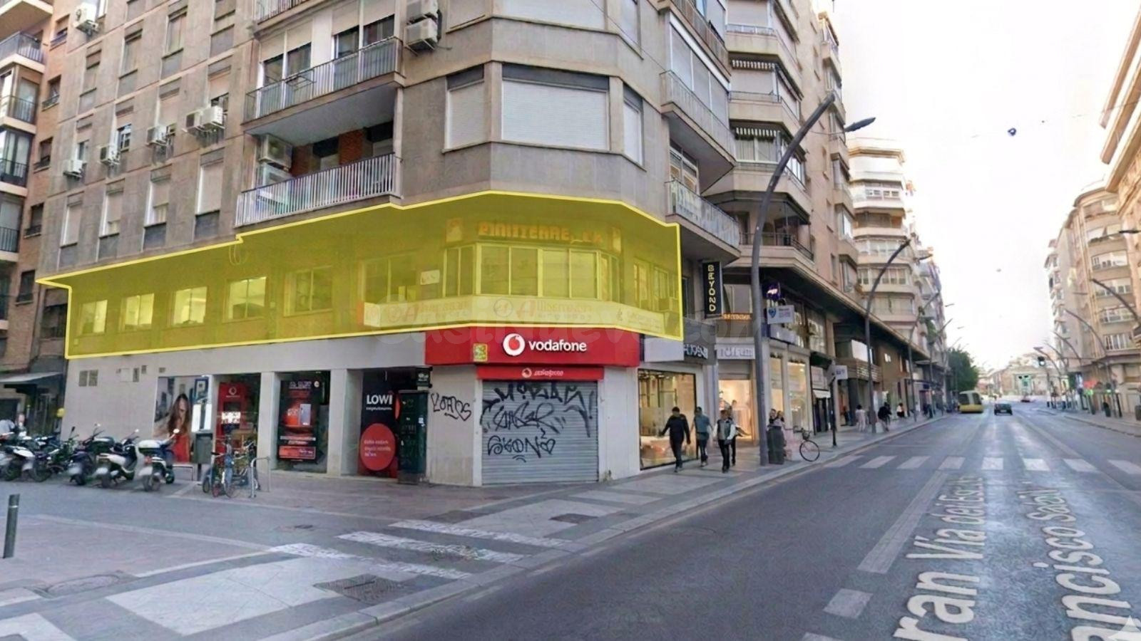 Se alquila oficina en Gran Vía del Escultor Francisco Salzil - foto 2