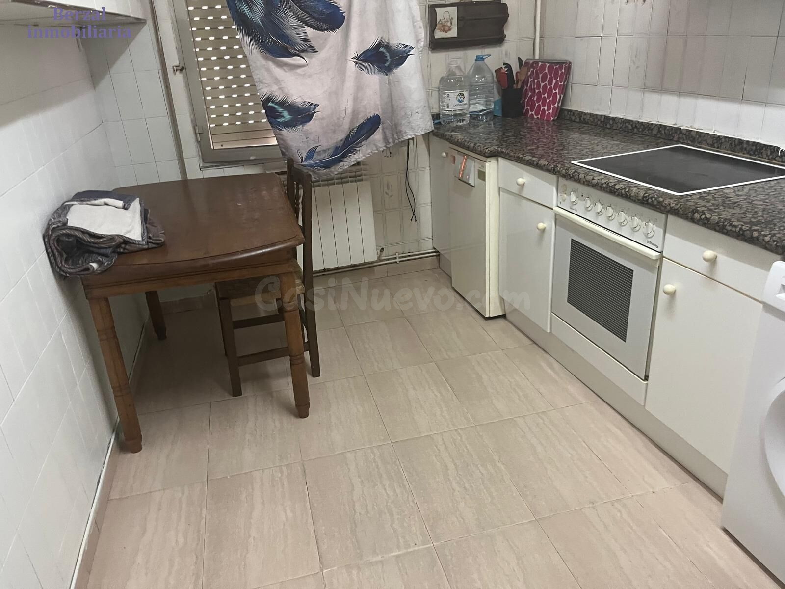 Casa individual, amplia con garaje y terraza en ático. - foto 5
