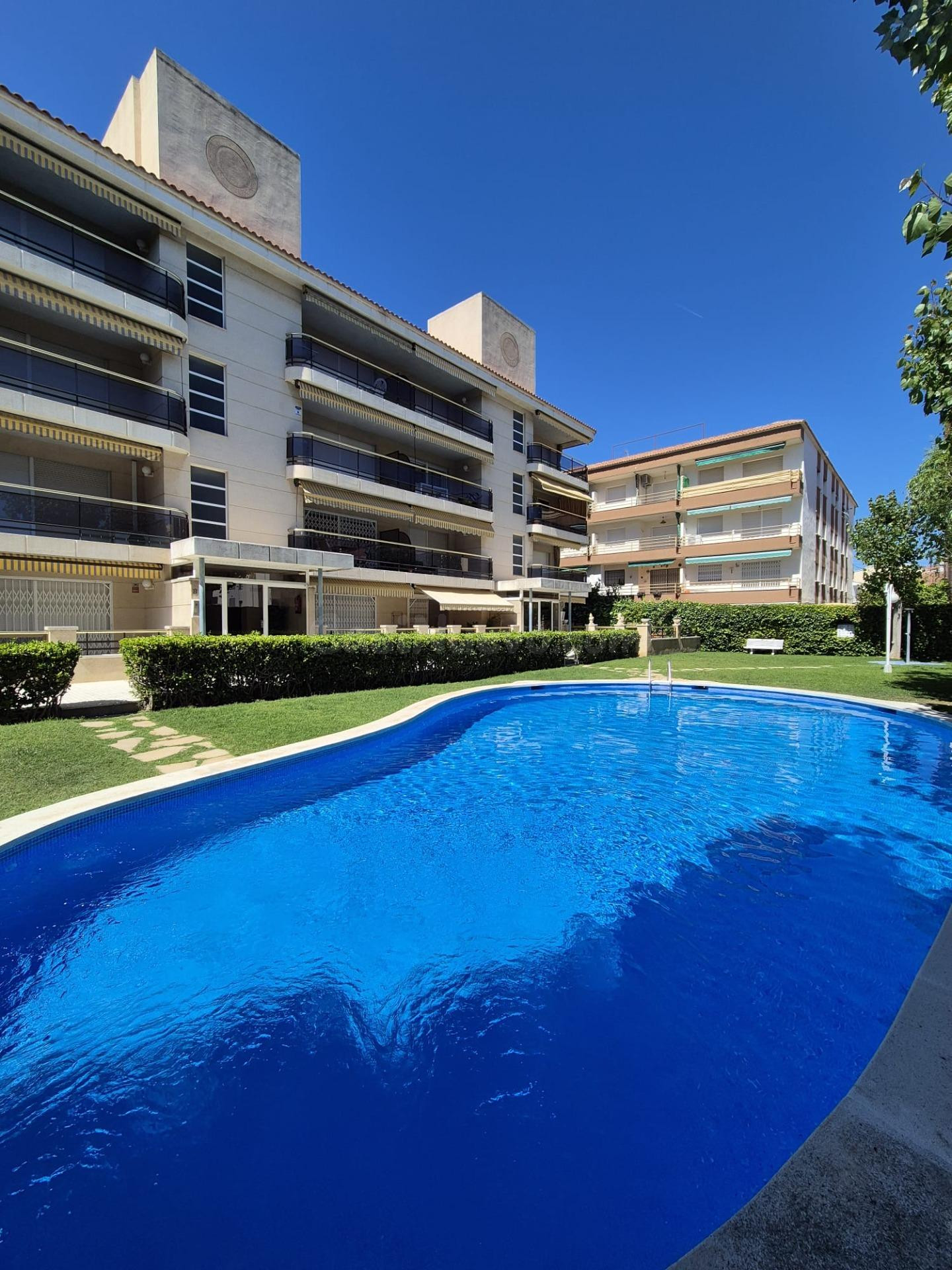 ESPECTACULAR PLANTA BAJA DE 3 habitaciones, CON PARKING Y PI - foto 3