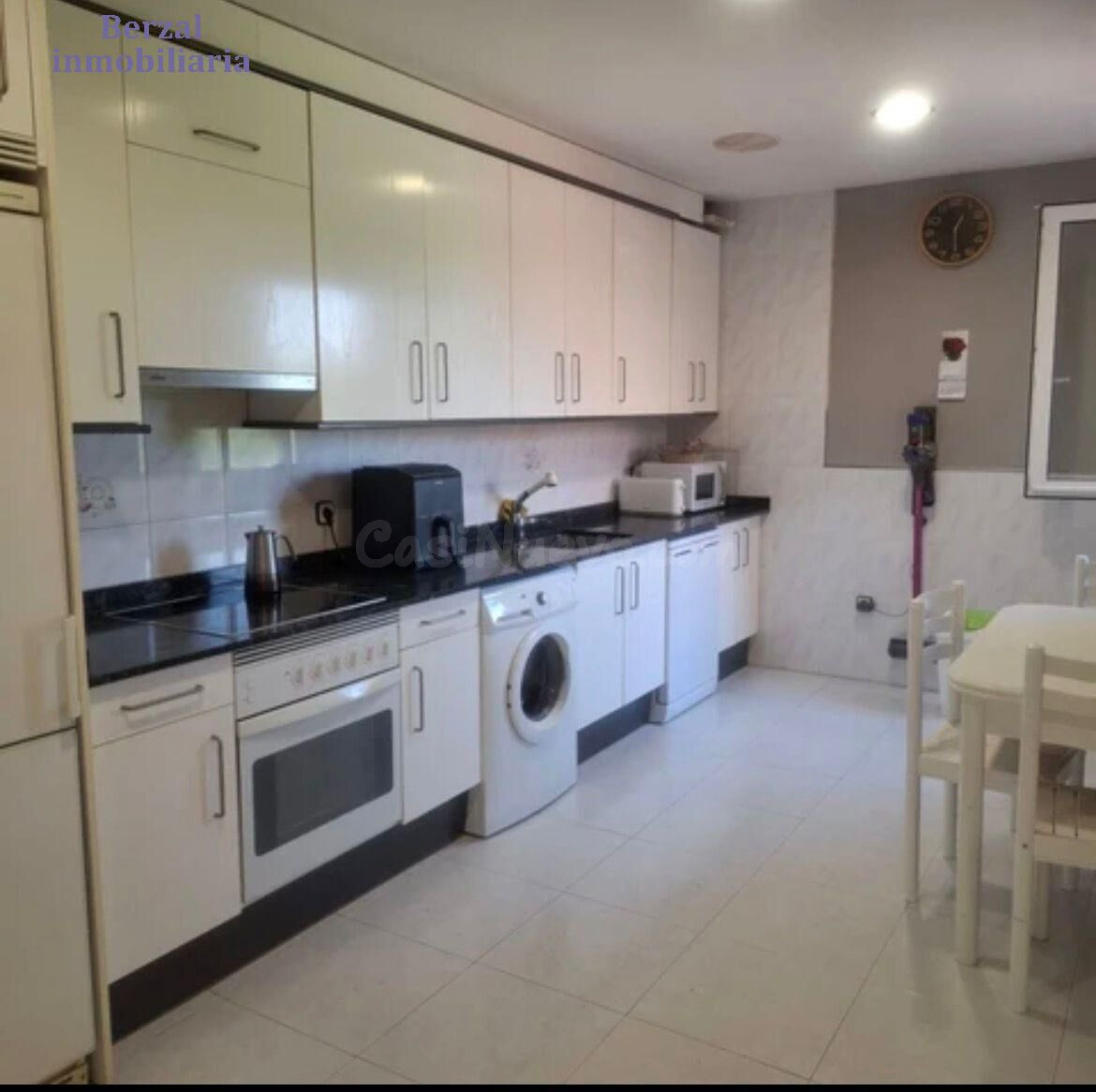 Piso a 10 Km de Logroño. Tres hb, salón, cocina y baño. Con  - foto 4