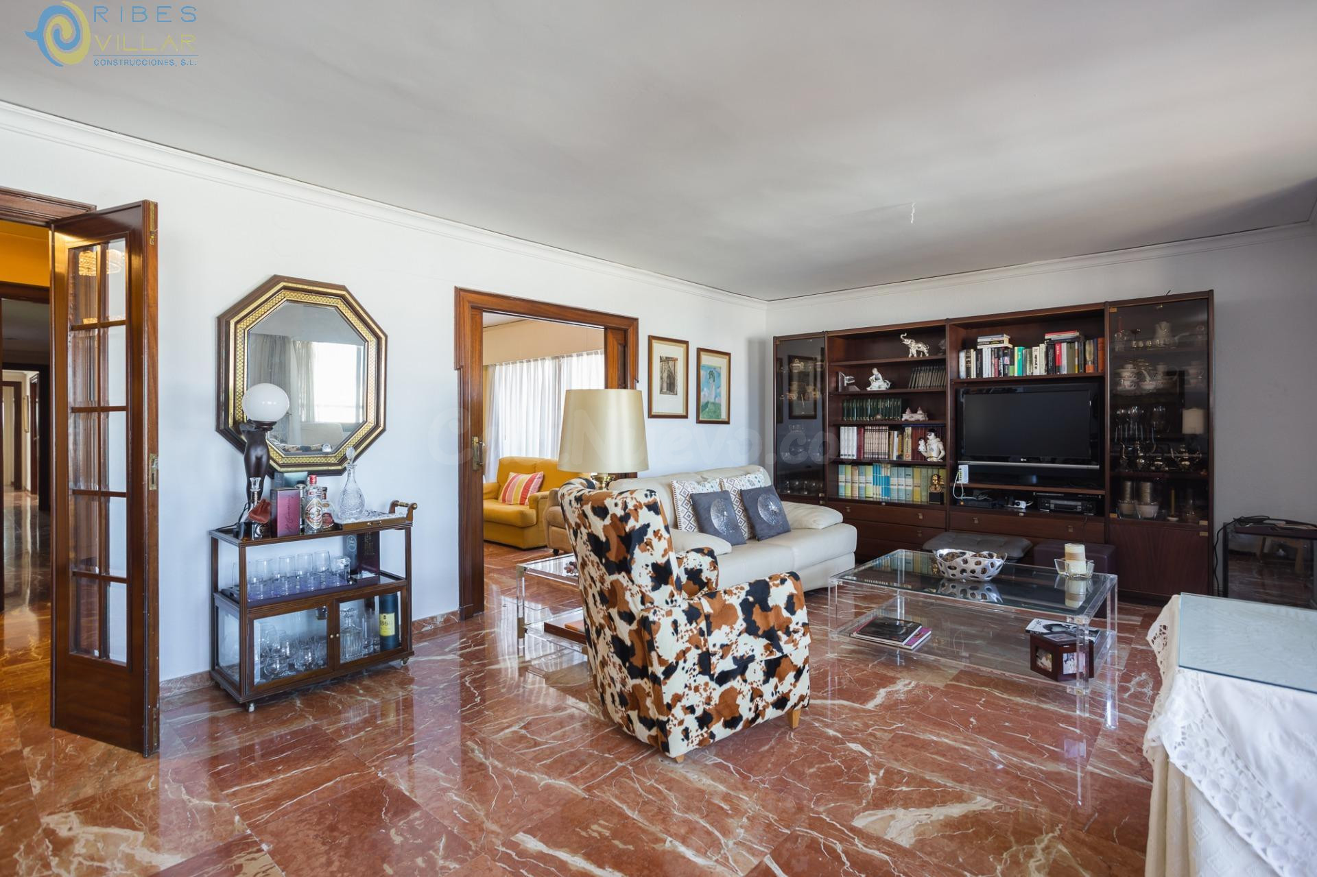 Exclusiva vivienda de 234 m2 con garaje en pleno centro hist - foto 3