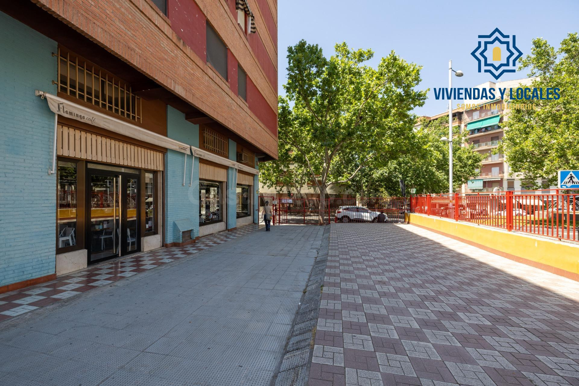 Local Comercial en rentabilidad con gran fachada en esquina. - foto 4