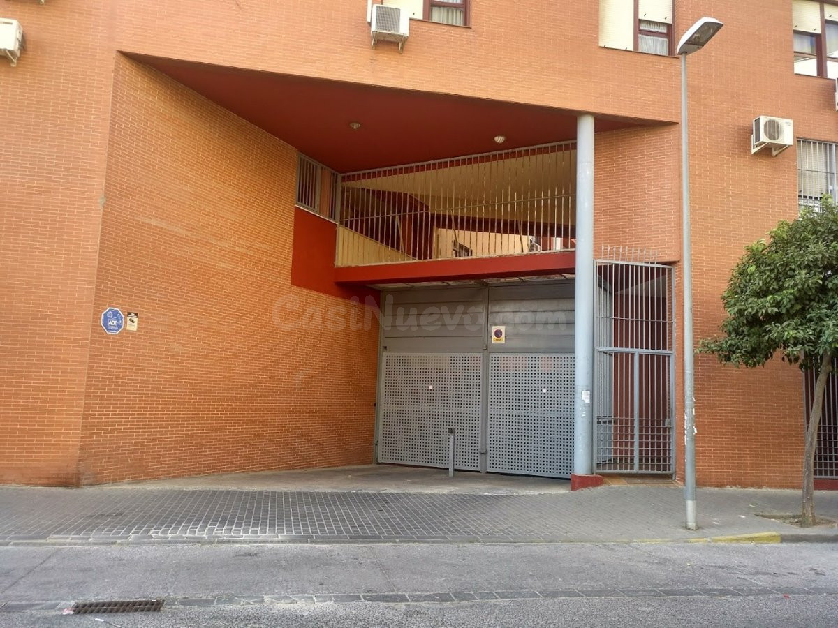 Plaza de garaje cerca del Parque Amate - foto 3
