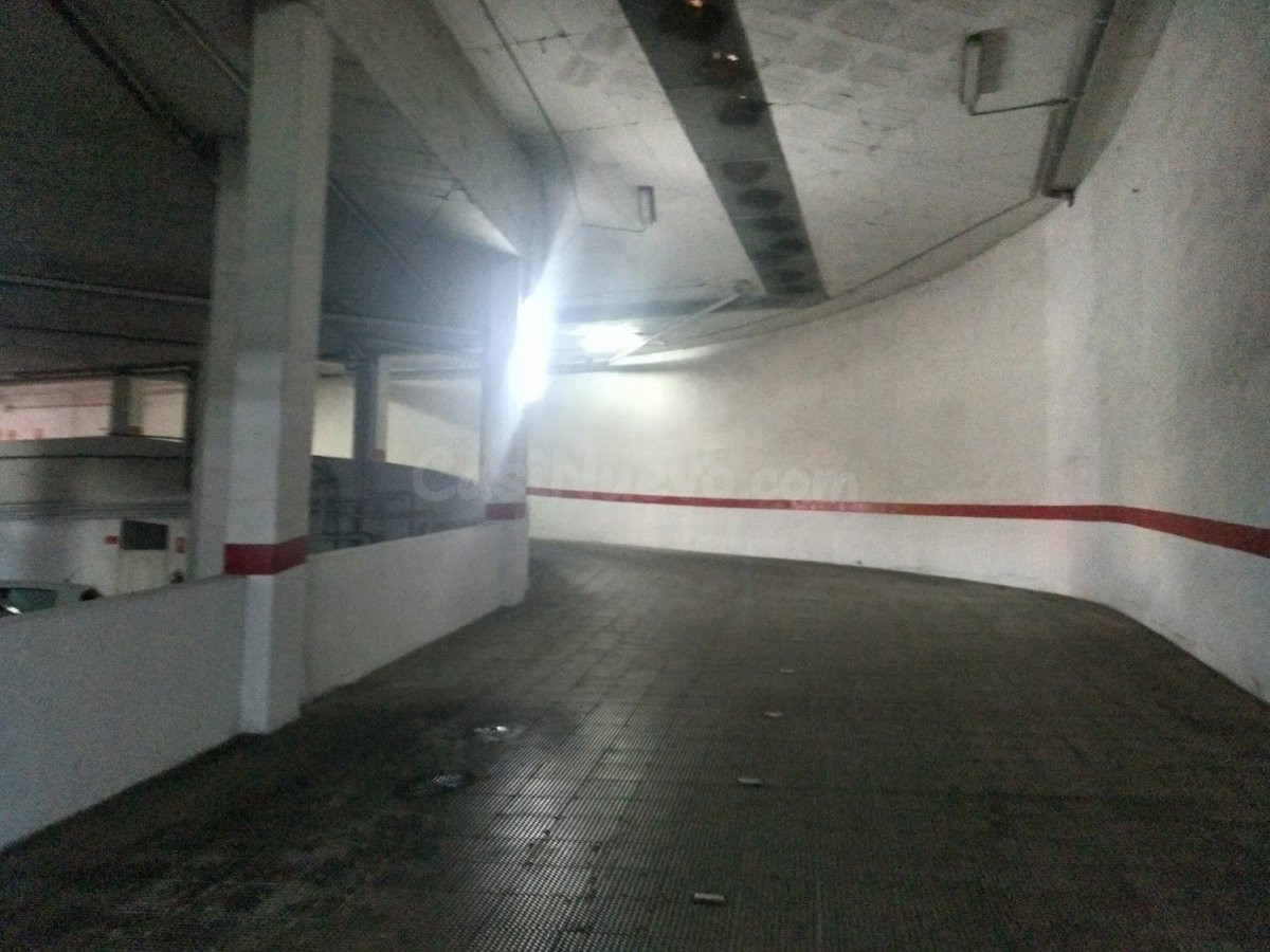 Plaza de garaje cerca del Parque Amate - foto 4