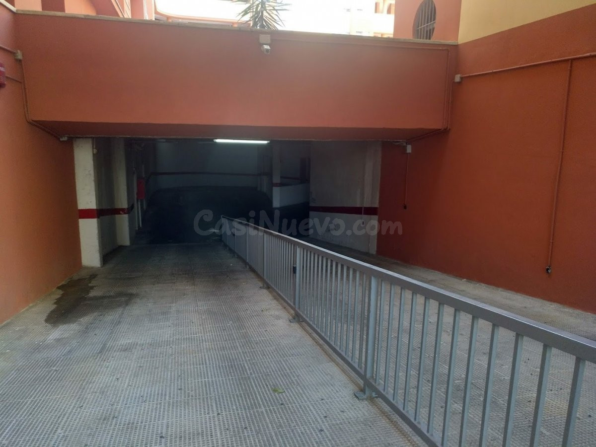 Plaza de garaje cerca del Parque Amate - foto 5