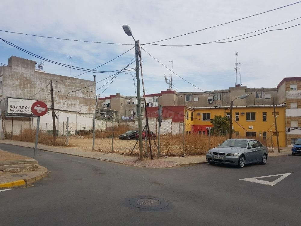 SOLAR URBANO EN CL ALMENDRO, FUENTEPIÑA-HUELVA