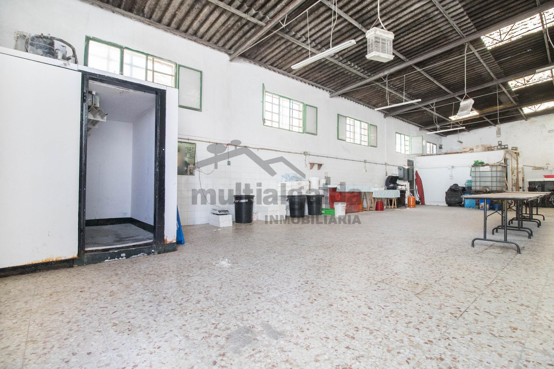 NAVE EN LA ZONA DEL CHAPARRAL - foto 4
