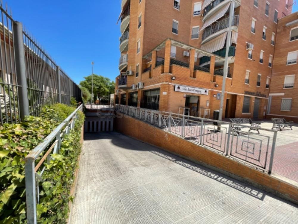 PLAZAS DE GARAJE EN CL EL LICENCIADO, LOS ROSALES-HUELVA - foto 3