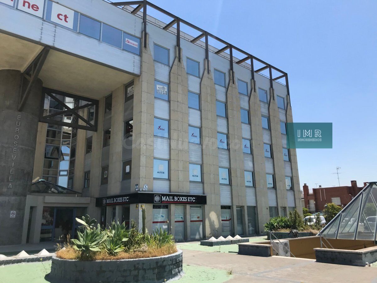 Amplia y luminosa oficina en Sevilla Este | Lista para entra