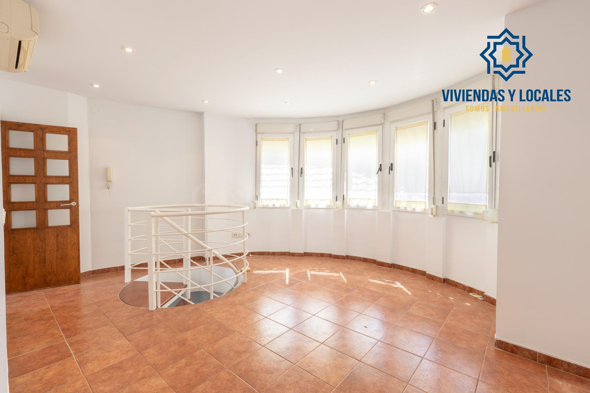 FANTÁSTICO TRÍPLEX EN CÁJAR: UNA VIVIENDA LLEVA DE AMPLITUD  - foto 5
