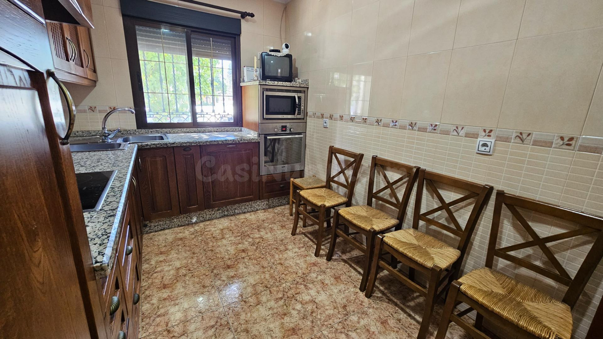 Magnífica Casa en Cañero: Amplitud Excepcional y Lista para  - foto 3