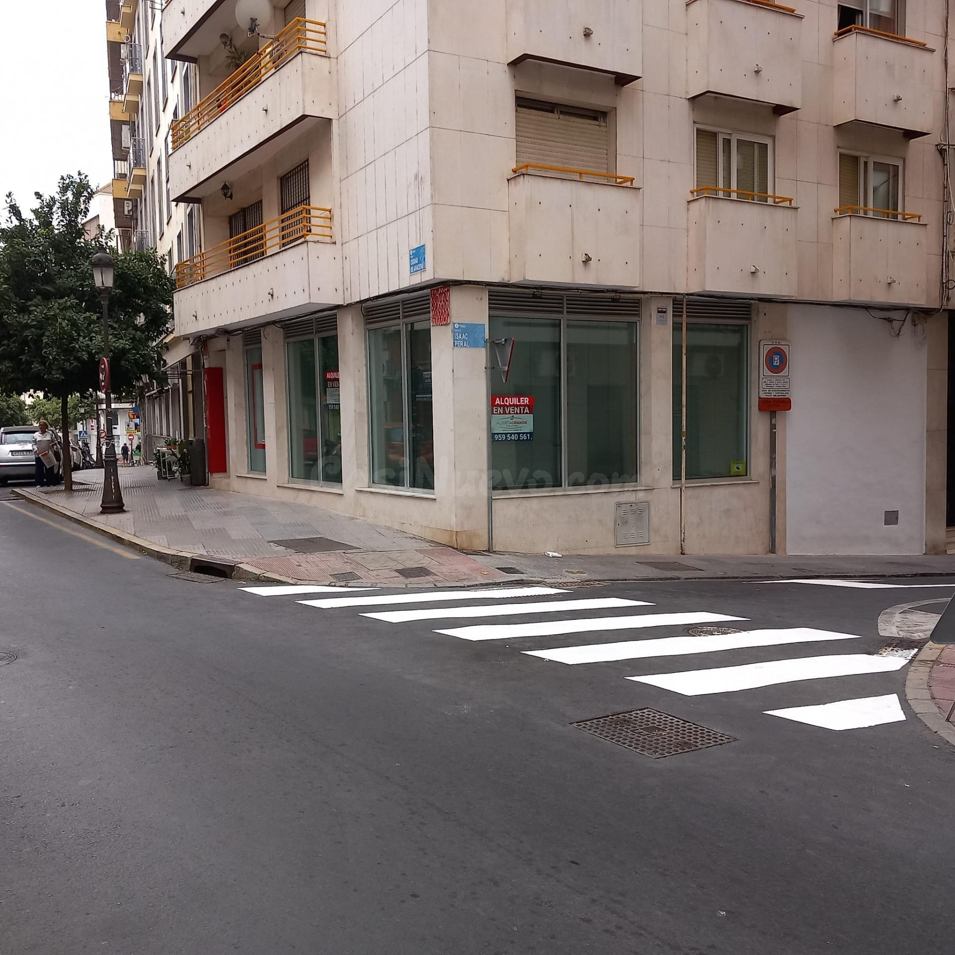 LOCAL COMERCIAL ADAPTADO  322 M2,  ESQUINA MARQUES DE ARACEN