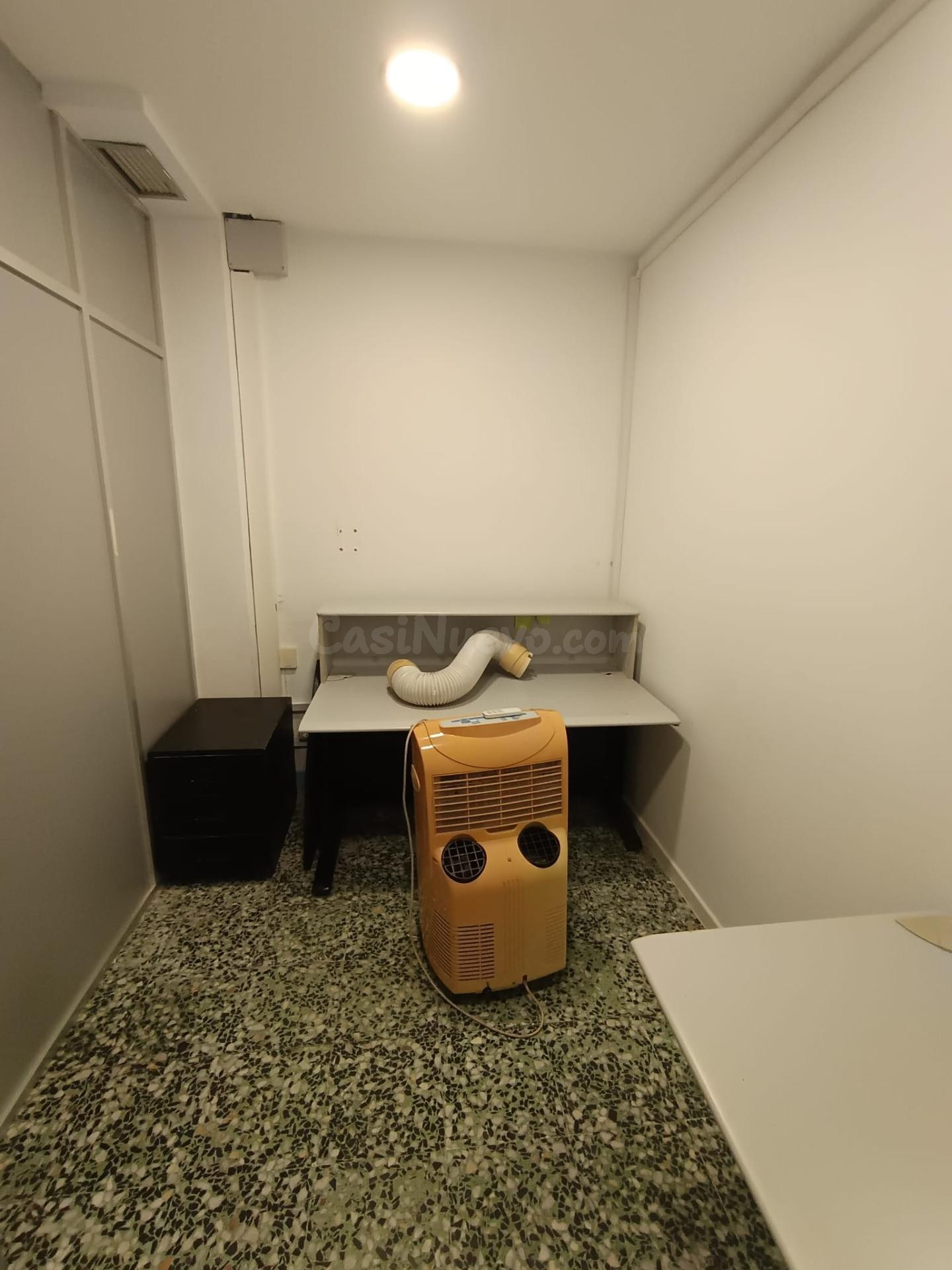 LOCAL COMERCIAL EN EL EIXAMPLE, EN SABADELL - foto 4